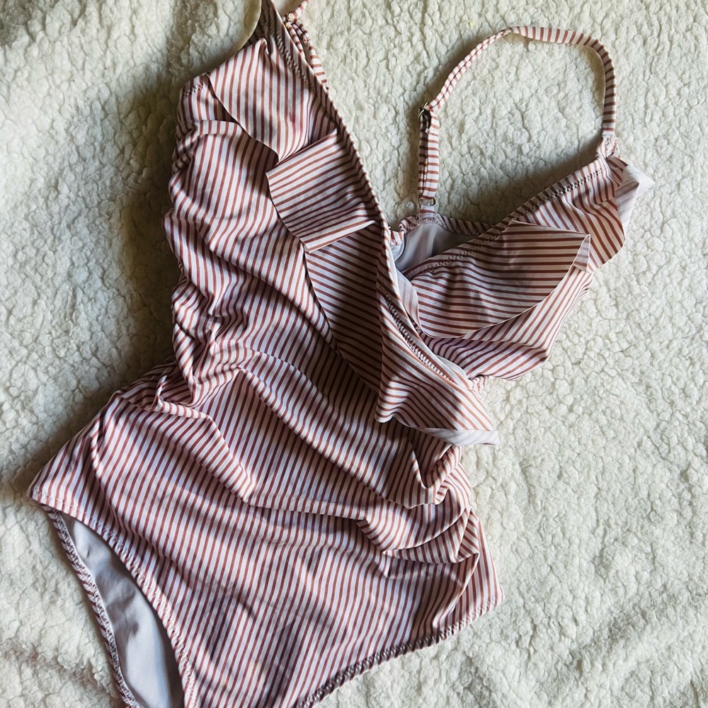 One- Piece cute swimsuit